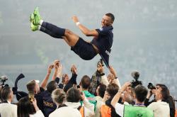 开云体育平台APP-欧洲足坛的豪门俱乐部纷纷陷入财政困境的简单介绍