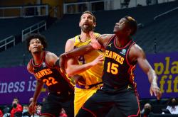 开云体育-魔术碾压湖人，加里纳利送出助攻