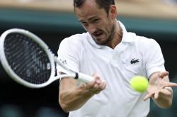 开云体育入口-关于拉沃尔杯翻盘温网，梅德韦杰夫高光表现的信息