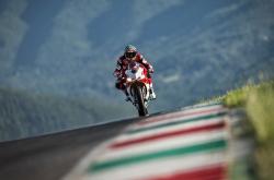 开云体育-奥运周期关键战焦点战，湖人击败吉林队，一场跨越时空的体育对话