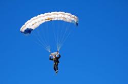 开云足球直播-绿茵场上的冰与火之歌，萨拉赫爆发如烈焰，新西兰防守铸寒冰锁死土耳其