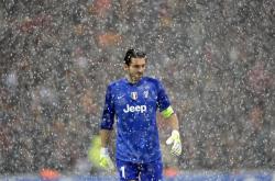 开云足球直播-赛道上的逆袭，周冠宇扛起全队，阿斯顿马丁绝杀红牛车队