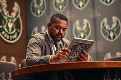 开云体育-关于雄鹿球员深夜加练,希望在下次比赛中展现更大实力的信息