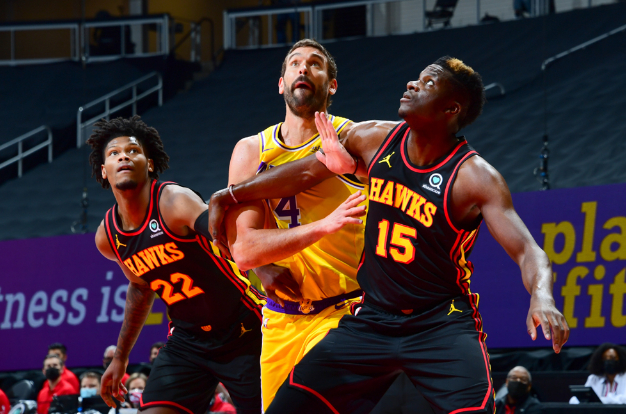 魔术碾压湖人,加里纳利送出助攻 魔术碾压湖人,加里纳利送出助攻