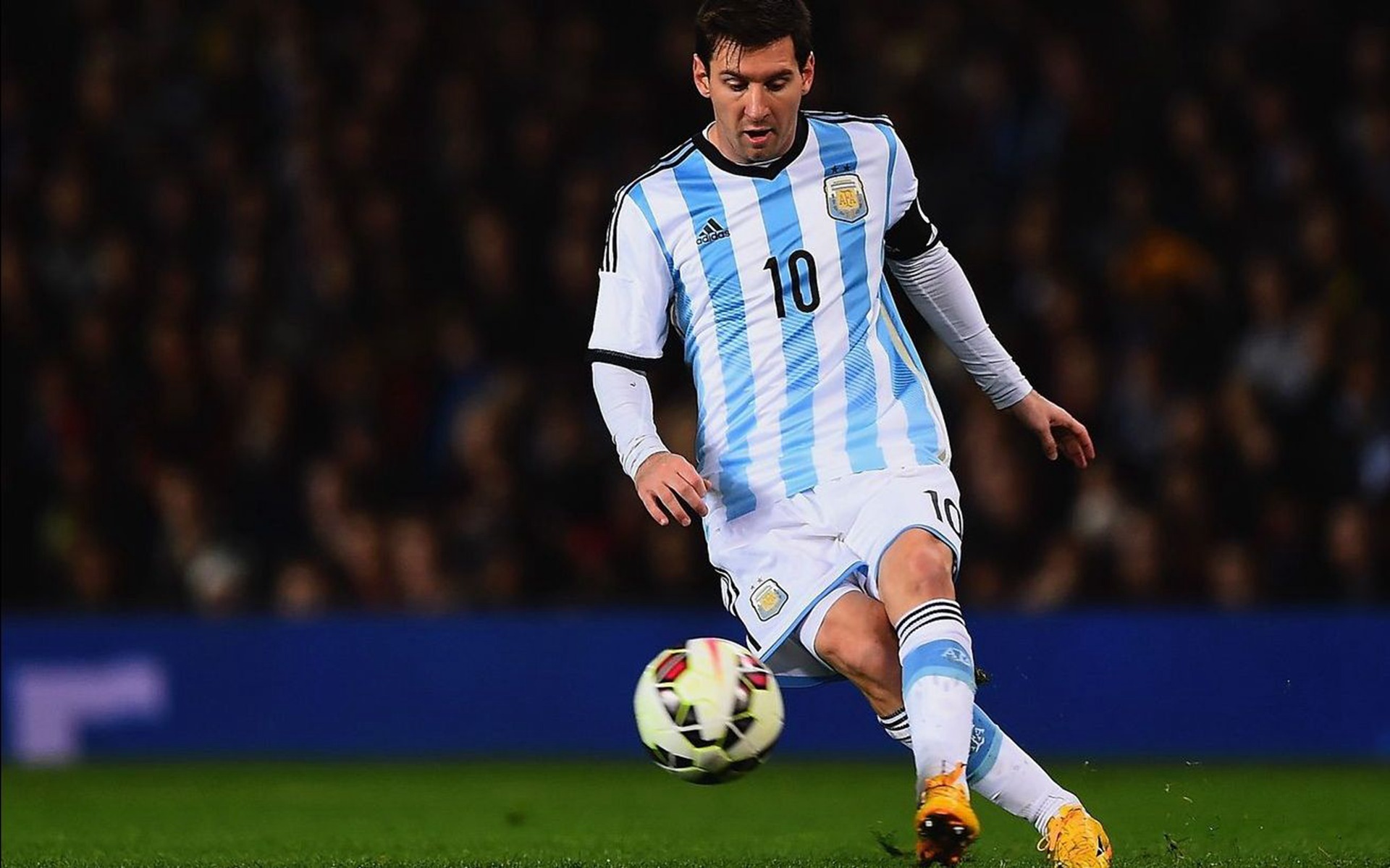 包含梅西直接踢飞角球，西班牙凭空获胜的词条