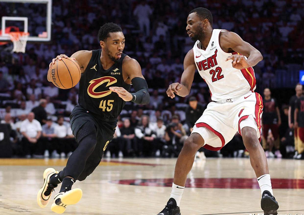 热火客场战胜骑士取得两连胜 热火客场战胜骑士取得两连胜