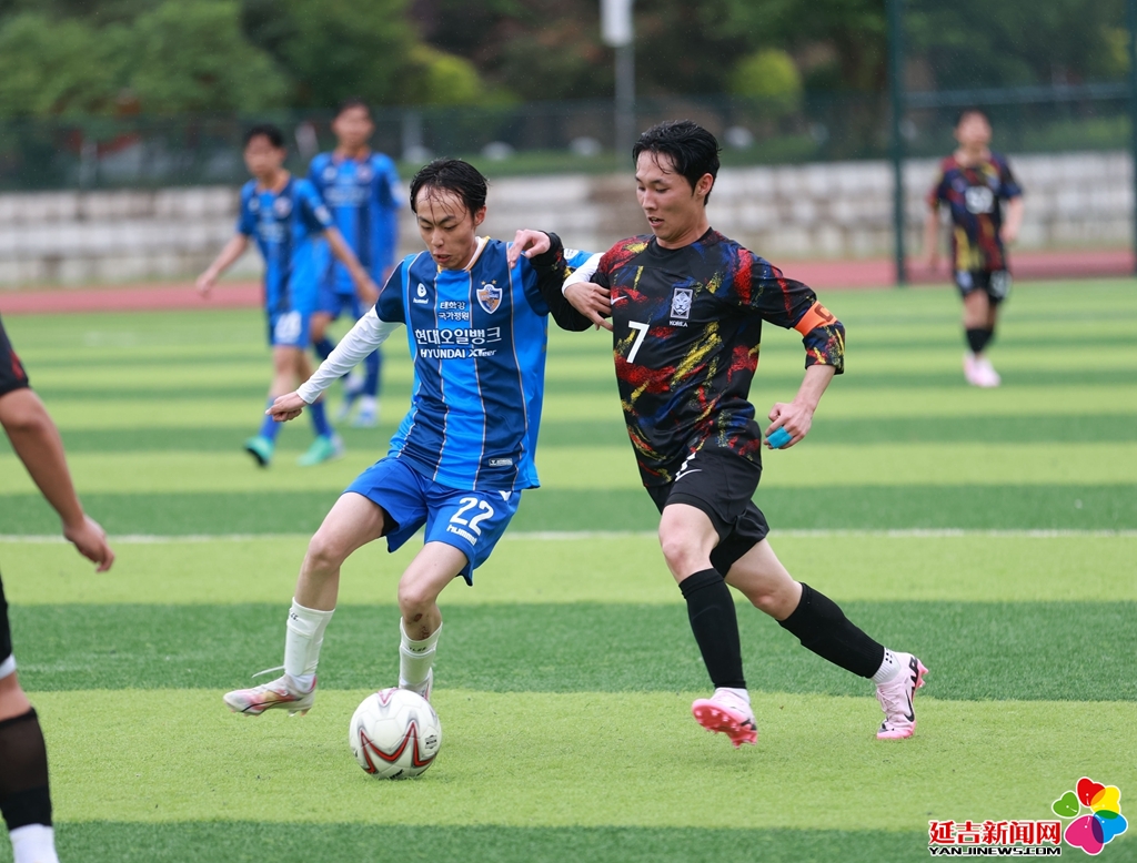 足球联赛冲刺阶段，激战如火如荼展开！