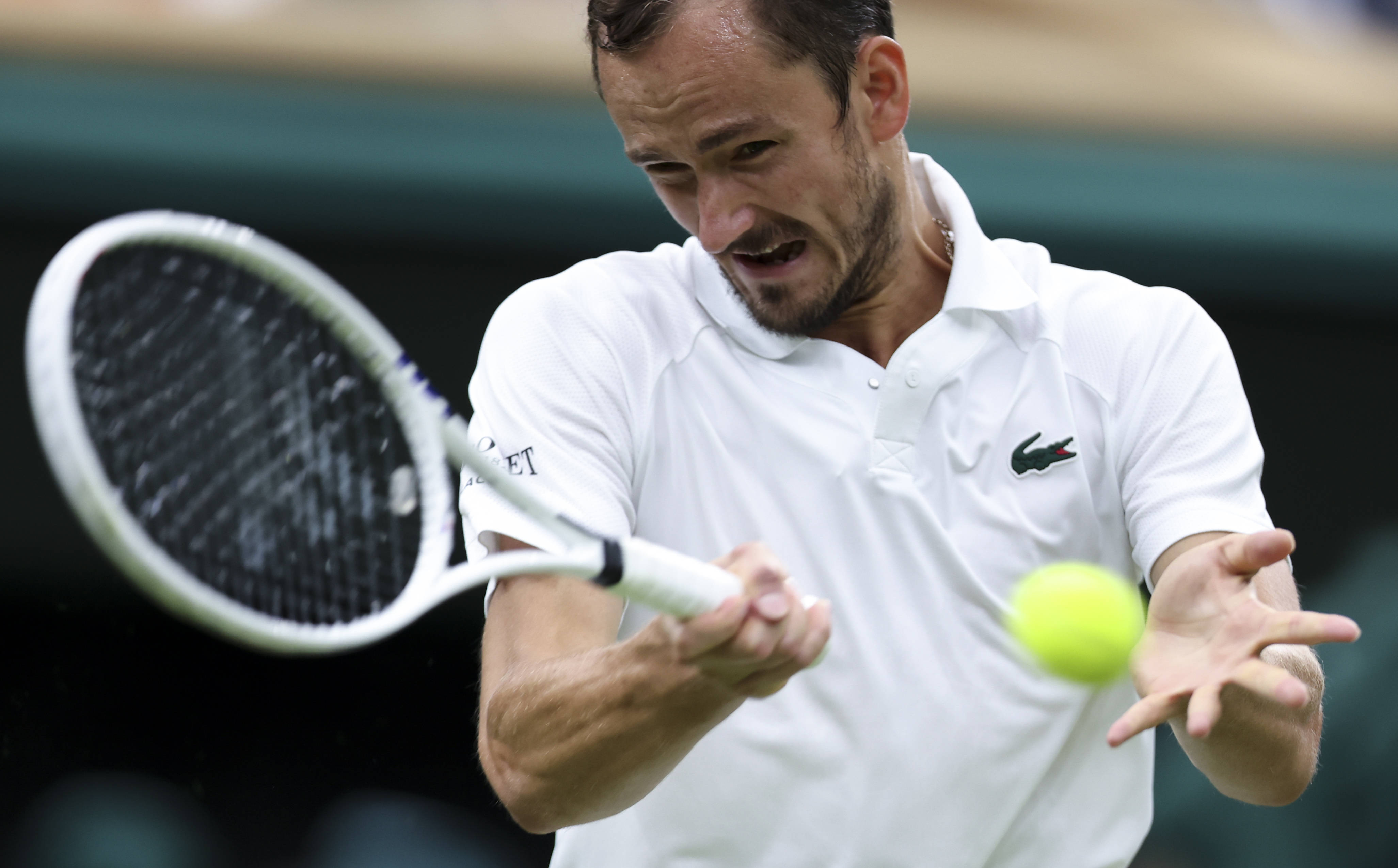 关于拉沃尔杯翻盘温网，梅德韦杰夫高光表现的信息