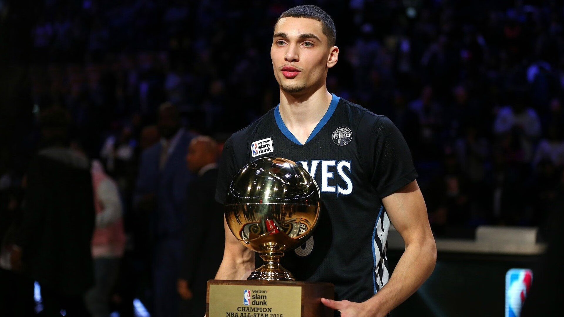 猛龙掀翻浙江队，库里进攻端无人可挡，跨越篮球世界的双重震撼